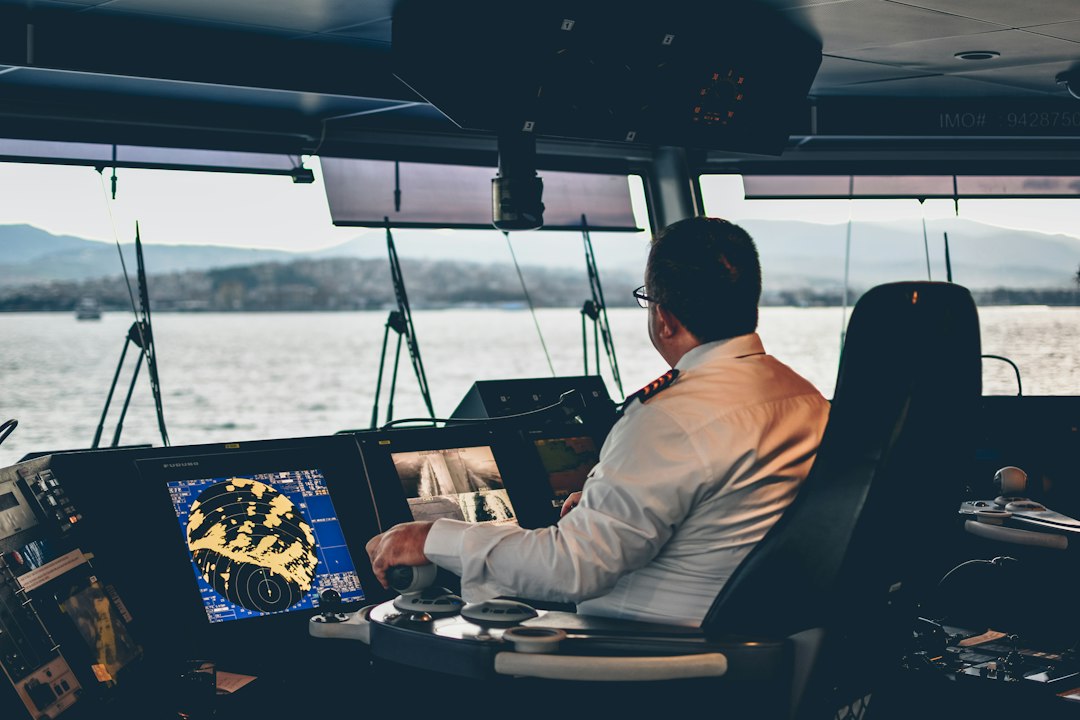 Skab en maritim stemning i dit hjem med flotte plakater