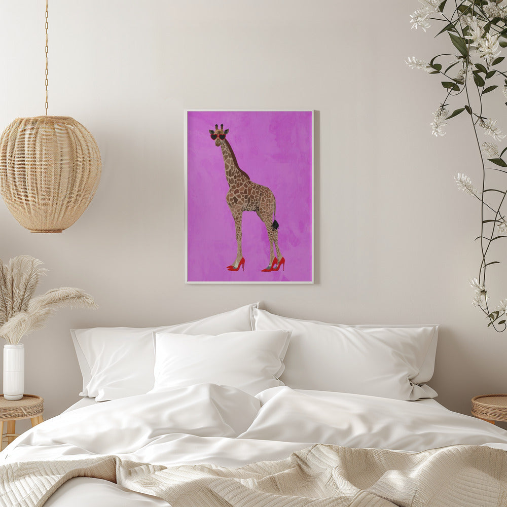 Giraffe wearing heels and heart glasses pink - plakatstore